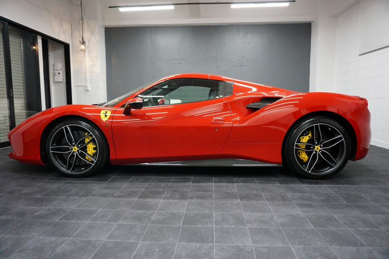 フェラーリ 488スパイダー テーラーメイド/スクーデリアコレクション　OP1700OVER  中古車