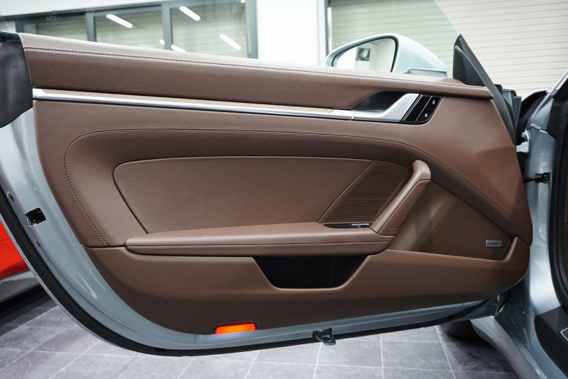 ポルシェ 911(Type992) Type992 Carrera S  スポーツクロノ PCCB PDCC Fリフト 他 OP 8,315,197  中古車