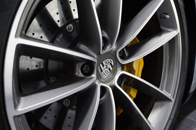 ポルシェ 911(Type992) Type992 Carrera S  スポーツクロノ PCCB PDCC Fリフト 他 OP 8,315,197  中古車