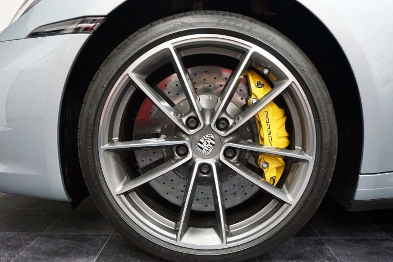 ポルシェ 911(Type992) Type992 Carrera S  スポーツクロノ PCCB PDCC Fリフト 他 OP 8,315,197  中古車