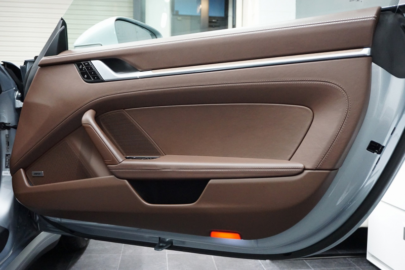 ポルシェ 911(Type992) Type992 Carrera S  スポーツクロノ PCCB PDCC Fリフト 他 OP 8,315,197  中古車