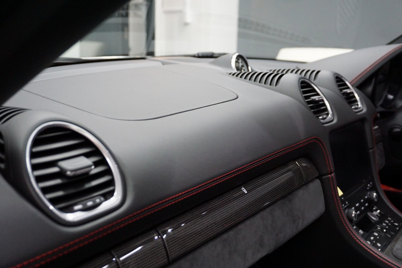 ポルシェ 718 ボクスター 718Boster GTS4.0 6MT クレヨン GTSコミュニケーションパッケージ スポーツバッケットシート（カーボン）  中古車