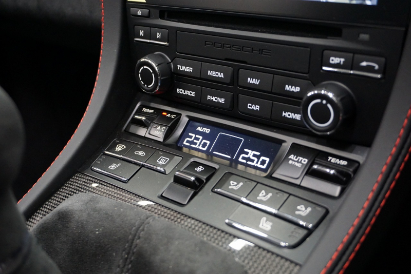 ポルシェ 718 ボクスター 718Boster GTS4.0 6MT クレヨン GTSコミュニケーションパッケージ スポーツバッケットシート（カーボン）  中古車