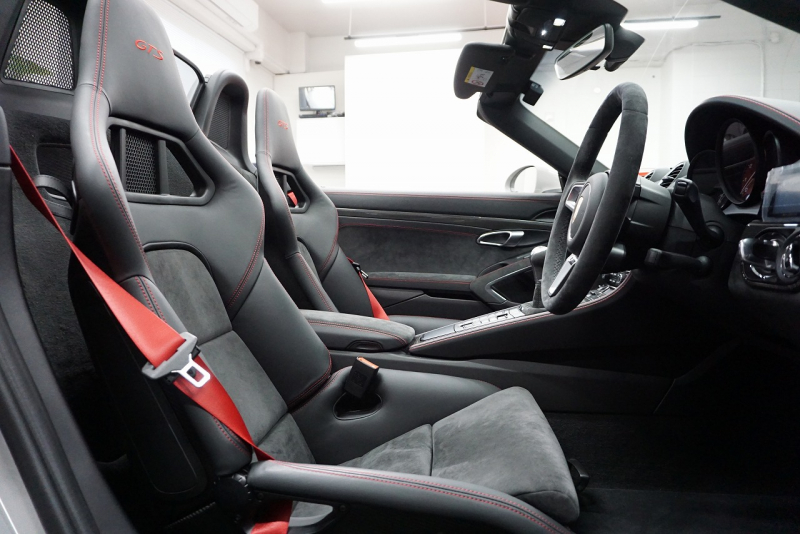 ポルシェ 718 ボクスター 718Boster GTS4.0 6MT クレヨン GTSコミュニケーションパッケージ スポーツバッケットシート（カーボン）  中古車