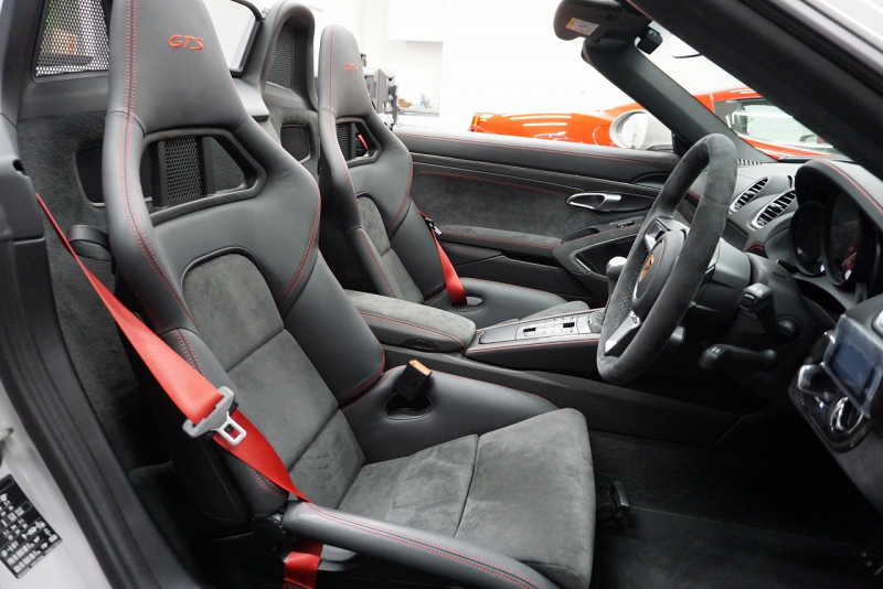 ポルシェ 718 ボクスター 718Boster GTS4.0 6MT クレヨン GTSコミュニケーションパッケージ スポーツバッケットシート（カーボン）  中古車