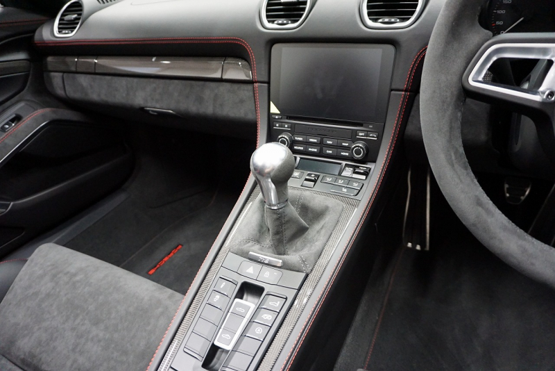 ポルシェ 718 ボクスター 718Boster GTS4.0 6MT クレヨン GTSコミュニケーションパッケージ スポーツバッケットシート（カーボン）  中古車