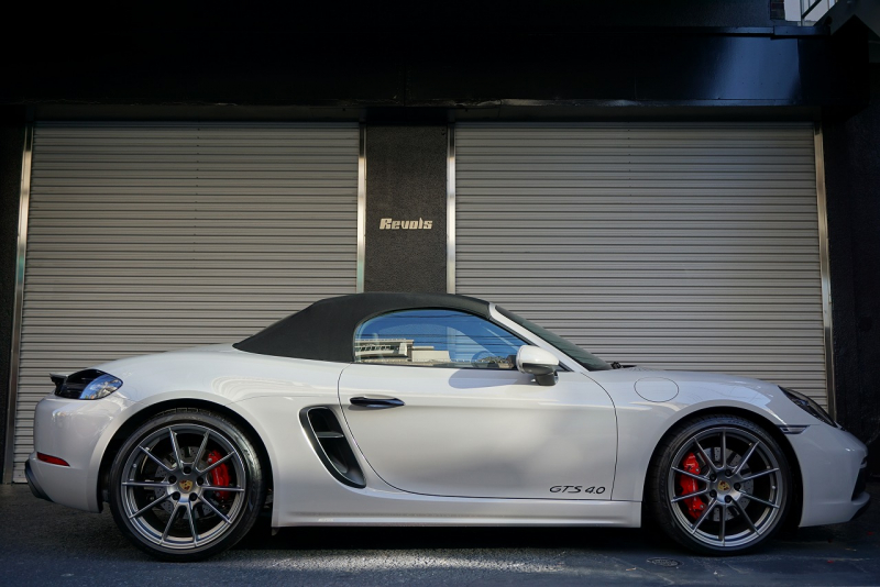 ポルシェ 718 ボクスター 718Boster GTS4.0 6MT クレヨン GTSコミュニケーションパッケージ スポーツバッケットシート（カーボン）  中古車