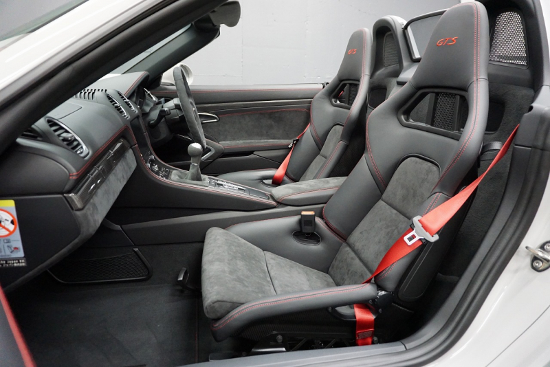 ポルシェ 718 ボクスター 718Boster GTS4.0 6MT クレヨン GTSコミュニケーションパッケージ スポーツバッケットシート（カーボン）  中古車