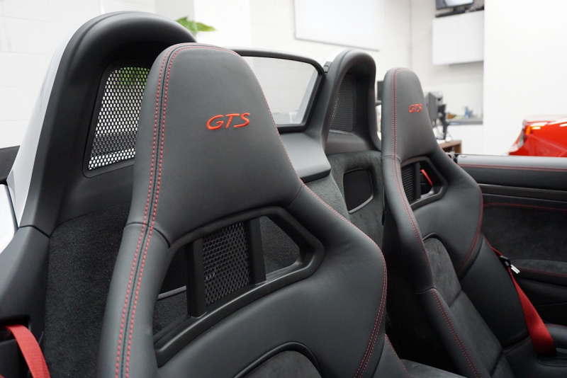 ポルシェ 718 ボクスター 718Boster GTS4.0 6MT クレヨン GTSコミュニケーションパッケージ スポーツバッケットシート（カーボン）  中古車