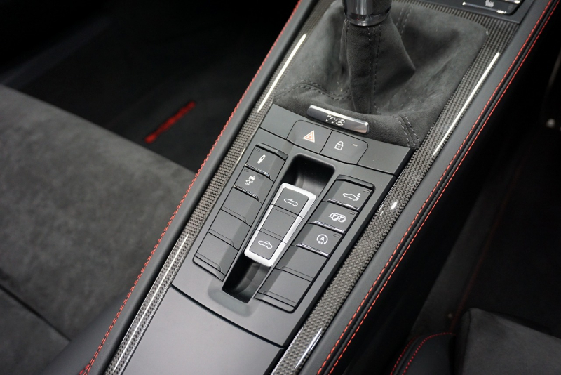 ポルシェ 718 ボクスター 718Boster GTS4.0 6MT クレヨン GTSコミュニケーションパッケージ スポーツバッケットシート（カーボン）  中古車