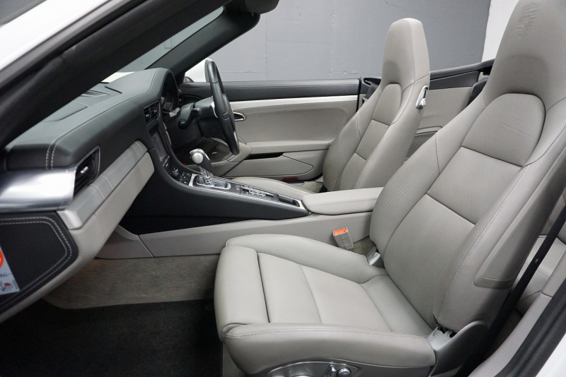 ポルシェ 911(Type991) Type991.1 Carrera S Cabriolet 2トーンオールレザーインテリア スポーツクロノ クラシック20インチホイール 中古車 中古車