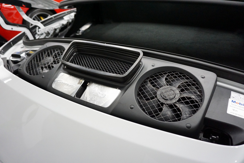 ポルシェ 911(Type991) Type991.1 Carrera S Cabriolet 2トーンオールレザーインテリア スポーツクロノ クラシック20インチホイール 中古車 中古車