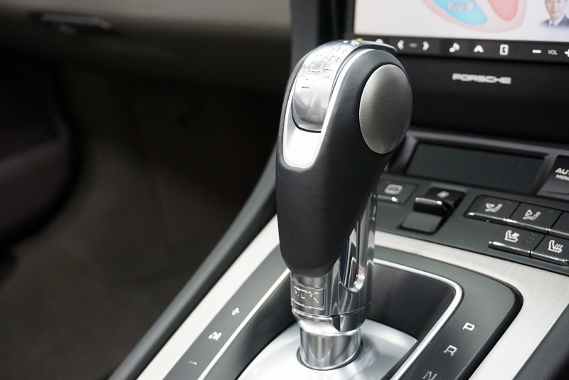 ポルシェ 911(Type991) Type991.1 Carrera S Cabriolet 2トーンオールレザーインテリア スポーツクロノ クラシック20インチホイール 中古車 中古車