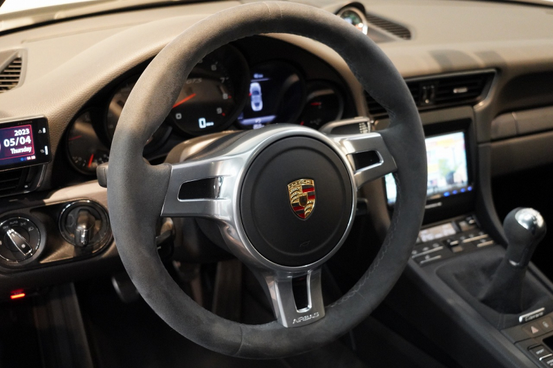 ポルシェ 911(Type991) Carrera GTS 7MT サンルーフ  中古車