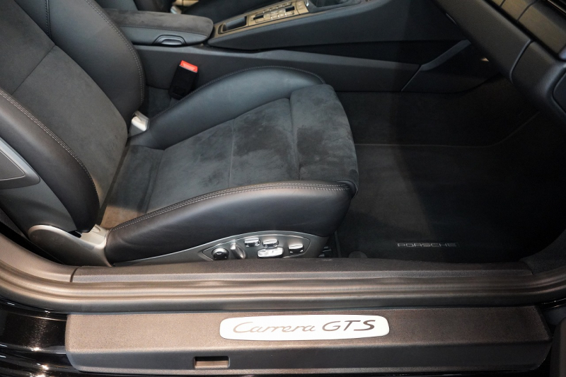 ポルシェ 911(Type991) Carrera GTS 7MT サンルーフ  中古車
