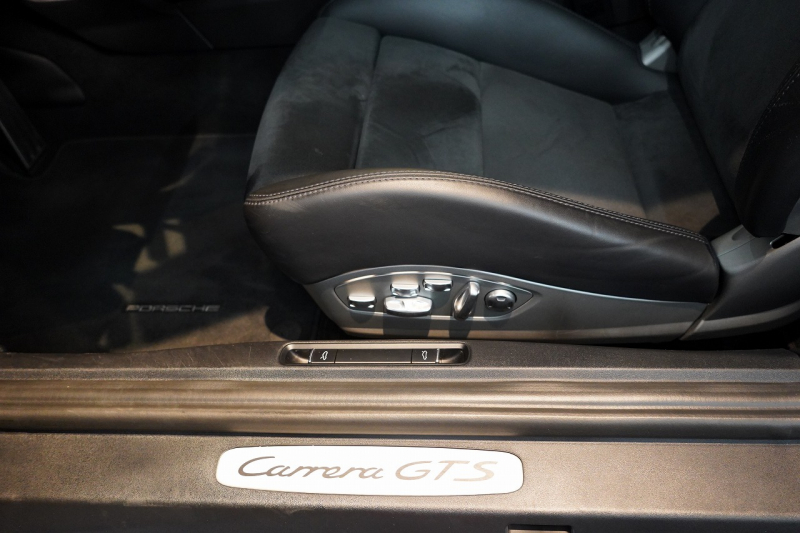 ポルシェ 911(Type991) Carrera GTS 7MT サンルーフ  中古車