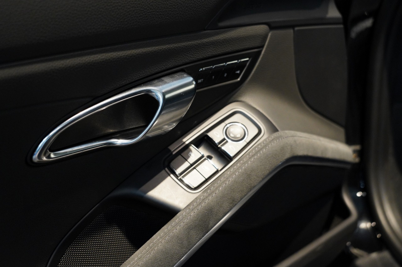 ポルシェ 911(Type991) Carrera GTS 7MT サンルーフ  中古車