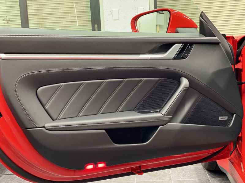 ポルシェ 911(Type992) Turbo S スポーツクロノ・エグゾースト PASMスポーツシャシー メーカーOP1,551,276  中古車