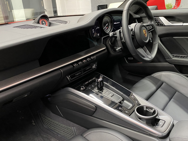 ポルシェ 911(Type992) Turbo S スポーツクロノ・エグゾースト PASMスポーツシャシー メーカーOP1,551,276  中古車