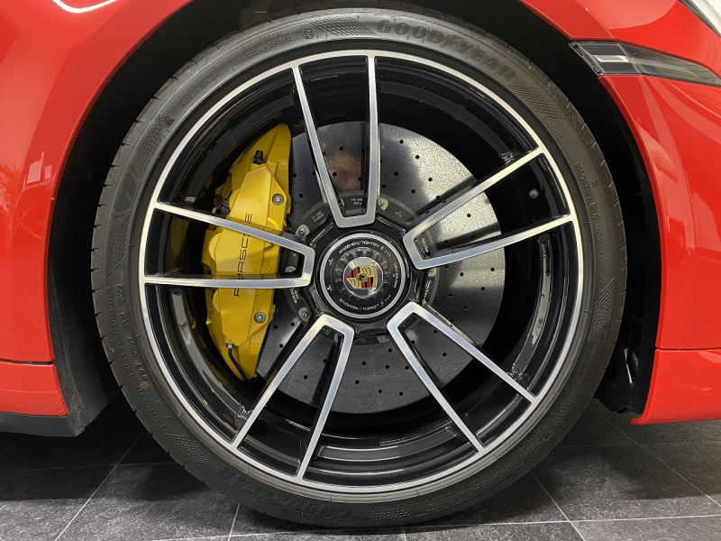 ポルシェ 911(Type992) Turbo S スポーツクロノ・エグゾースト PASMスポーツシャシー メーカーOP1,551,276  中古車