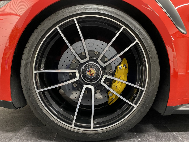 ポルシェ 911(Type992) Turbo S スポーツクロノ・エグゾースト PASMスポーツシャシー メーカーOP1,551,276  中古車