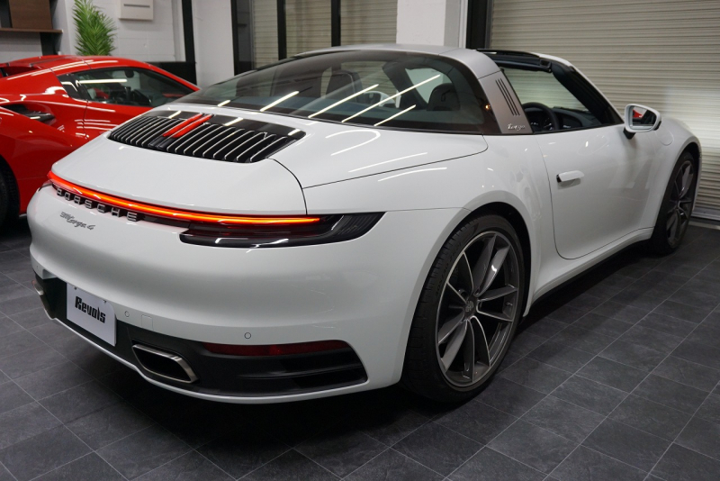 ポルシェ 911(Type992) 911 Type992 Targa 4  スポーツクロノ グラファイトブルーレザーインテリア クラシックホイール 中古車 中古車