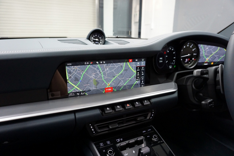 ポルシェ 911(Type992) 911 Type992 Targa 4  スポーツクロノ グラファイトブルーレザーインテリア クラシックホイール 中古車 中古車