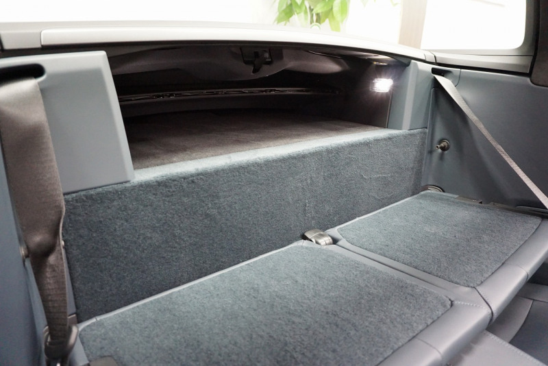 ポルシェ 911(Type992) 911 Type992 Targa 4  スポーツクロノ グラファイトブルーレザーインテリア クラシックホイール 中古車 中古車