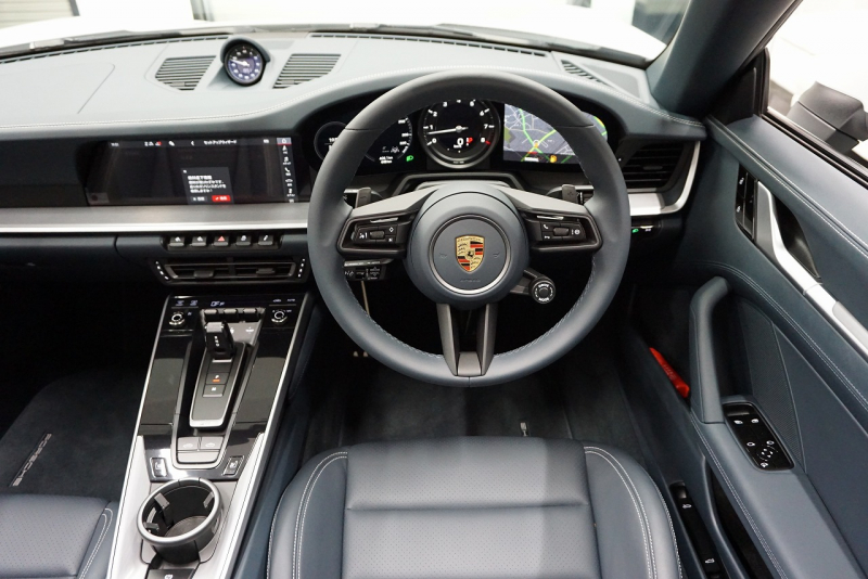 ポルシェ 911(Type992) 911 Type992 Targa 4  スポーツクロノ グラファイトブルーレザーインテリア クラシックホイール 中古車 中古車