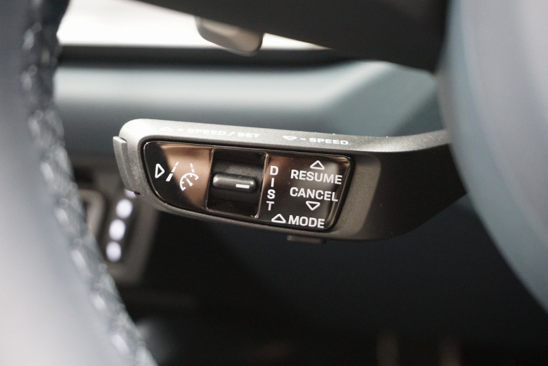 ポルシェ 911(Type992) 911 Type992 Targa 4  スポーツクロノ グラファイトブルーレザーインテリア クラシックホイール 中古車 中古車