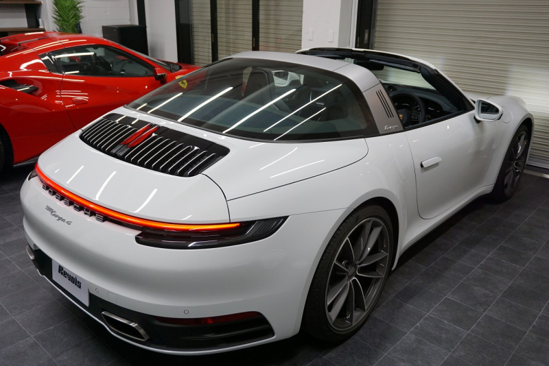 ポルシェ 911(Type992) 911 Type992 Targa 4  スポーツクロノ グラファイトブルーレザーインテリア クラシックホイール 中古車 中古車