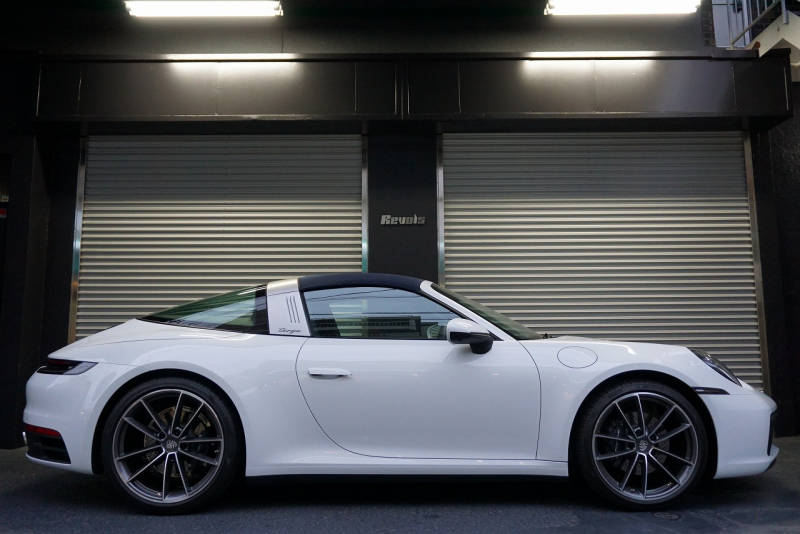 ポルシェ 911(Type992) 911 Type992 Targa 4  スポーツクロノ グラファイトブルーレザーインテリア クラシックホイール 中古車 中古車