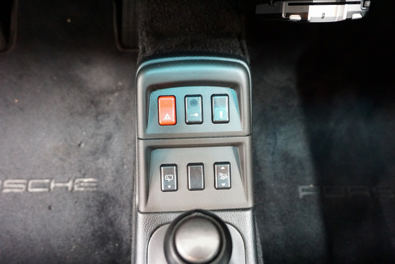 ポルシェ 911(Type993) 911（Type993）Carrera S Tip 正規ディーラー車 ワイドボディー日本限定車 中古車 中古車