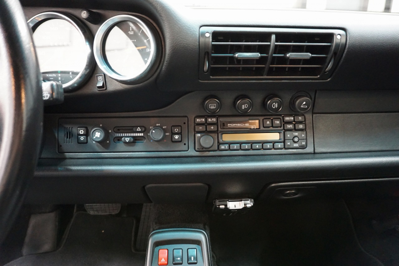 ポルシェ 911(Type993) 911（Type993）Carrera S Tip 正規ディーラー車 ワイドボディー日本限定車 中古車 中古車