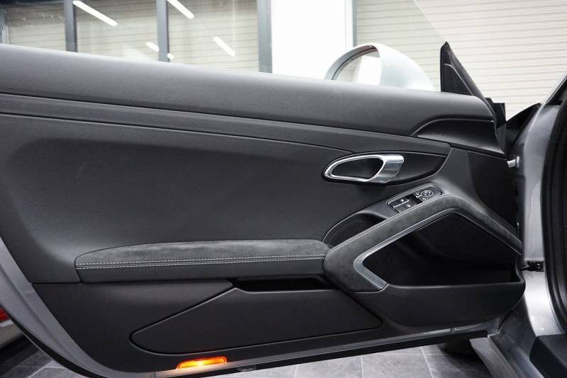 ポルシェ 911(Type991) 911GT3 クラブスポーツパッケージ スポクロ Fリフト GTシルバー　OP242.2 中古車 中古車