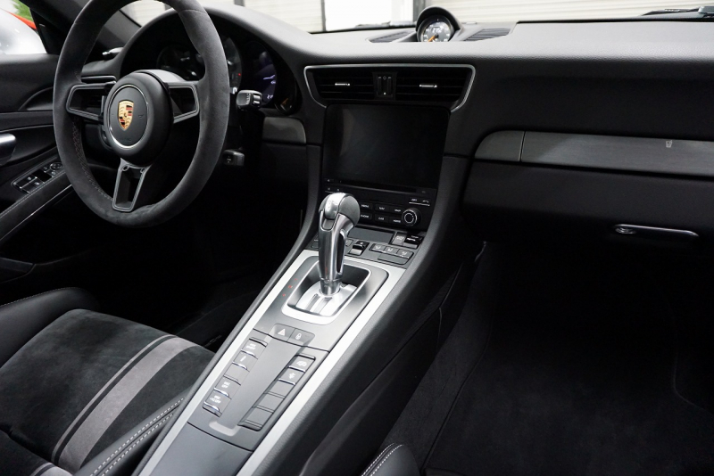 ポルシェ 911(Type991) 911GT3 クラブスポーツパッケージ スポクロ Fリフト GTシルバー　OP242.2 中古車 中古車