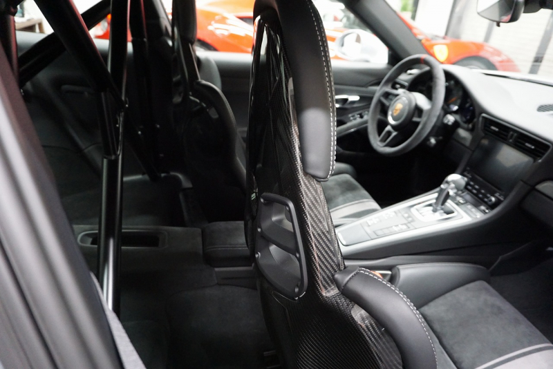 ポルシェ 911(Type991) 911GT3 クラブスポーツパッケージ スポクロ Fリフト GTシルバー　OP242.2 中古車 中古車