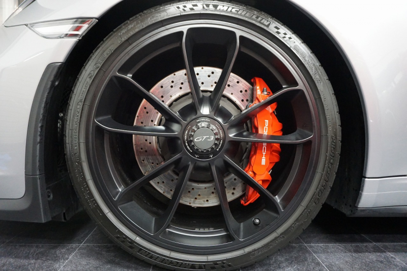 ポルシェ 911(Type991) 911GT3 クラブスポーツパッケージ スポクロ Fリフト GTシルバー　OP242.2 中古車 中古車