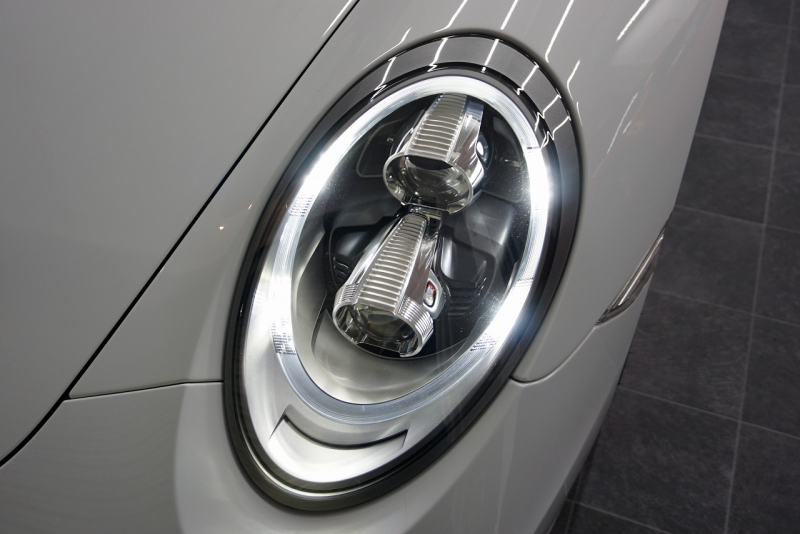 ポルシェ 911(Type991) 911(Type991.1) 2015y 911Carrera GTS LEDヘッド GTSインテリア＆カーボンインテリア Bカメラ キャララホワイトメタリック  中古車