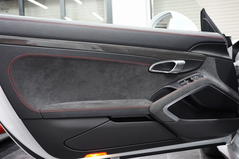 ポルシェ 911(Type991) 911(Type991.1) 2015y 911Carrera GTS LEDヘッド GTSインテリア＆カーボンインテリア Bカメラ キャララホワイトメタリック  中古車