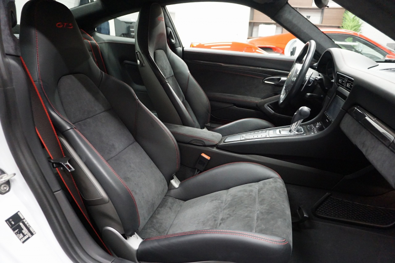 ポルシェ 911(Type991) 911(Type991.1) 2015y 911Carrera GTS LEDヘッド GTSインテリア＆カーボンインテリア Bカメラ キャララホワイトメタリック  中古車