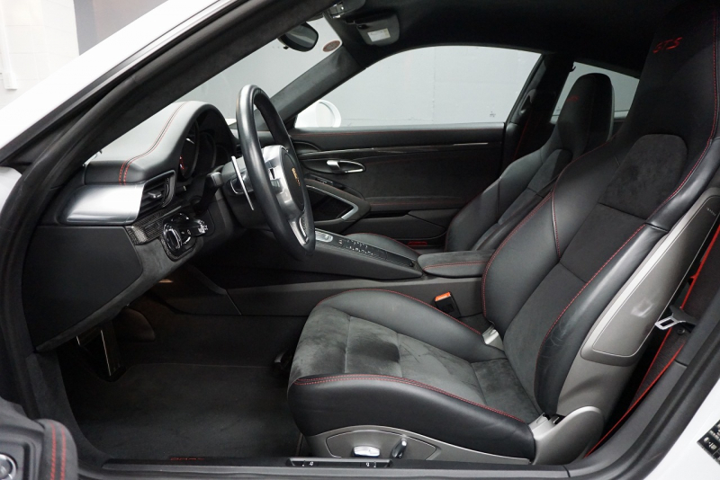 ポルシェ 911(Type991) 911(Type991.1) 2015y 911Carrera GTS LEDヘッド GTSインテリア＆カーボンインテリア Bカメラ キャララホワイトメタリック  中古車