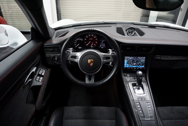 ポルシェ 911(Type991) 911(Type991.1) 2015y 911Carrera GTS LEDヘッド GTSインテリア＆カーボンインテリア Bカメラ キャララホワイトメタリック  中古車