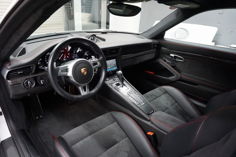ポルシェ 911(Type991) 911(Type991.1) 2015y 911Carrera GTS LEDヘッド GTSインテリア＆カーボンインテリア Bカメラ キャララホワイトメタリック  中古車
