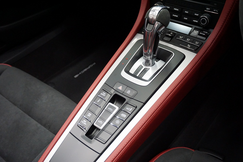 ポルシェ 718スパイダー 718spyder 4.0PDK 正規ディーラー禁煙車  中古車