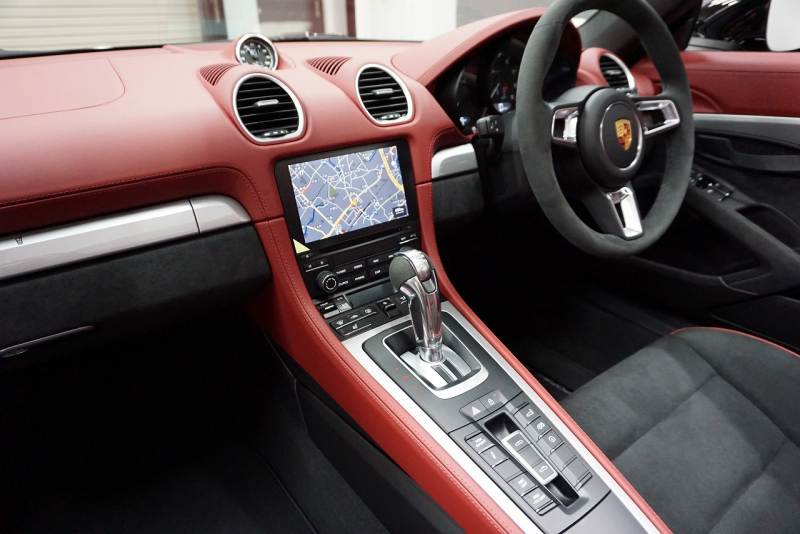 ポルシェ 718スパイダー 718spyder 4.0PDK 正規ディーラー禁煙車  中古車