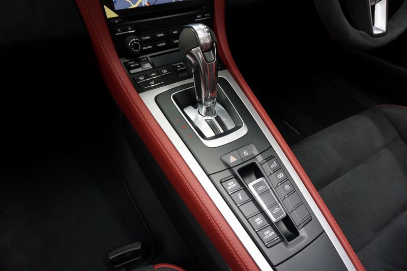 ポルシェ 718スパイダー 718spyder 4.0PDK 正規ディーラー禁煙車  中古車