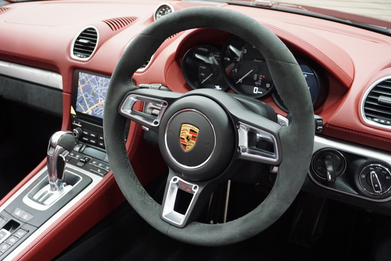 ポルシェ 718スパイダー 718spyder 4.0PDK 正規ディーラー禁煙車  中古車