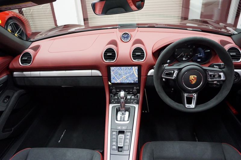 ポルシェ 718スパイダー 718spyder 4.0PDK 正規ディーラー禁煙車  中古車