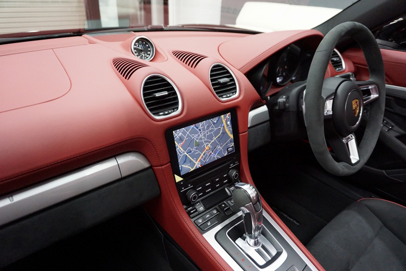 ポルシェ 718スパイダー 718spyder 4.0PDK 正規ディーラー禁煙車  中古車